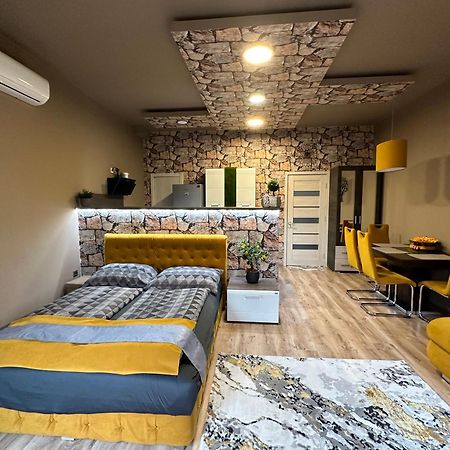 Gold Downtown Apartman Apartment Debrecen Bagian luar foto