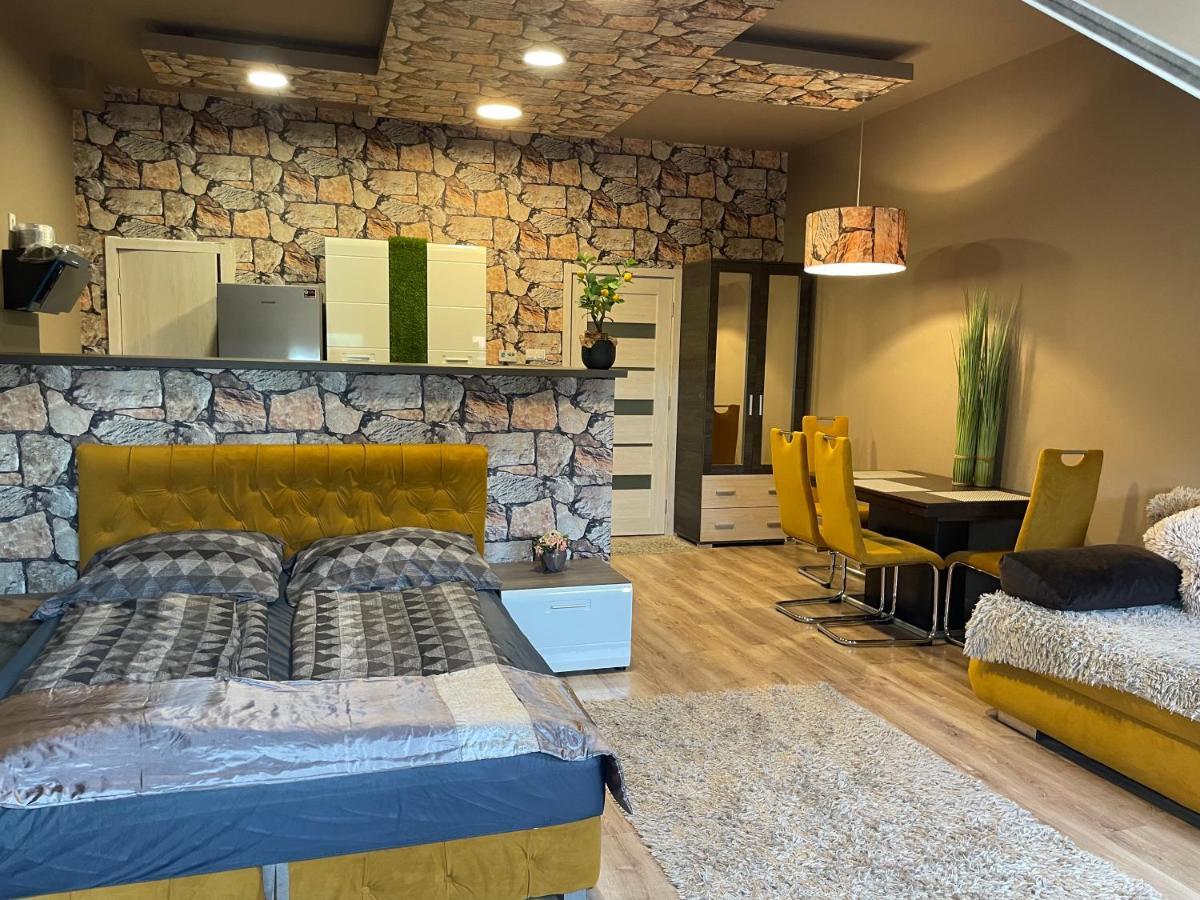 Gold Downtown Apartman Apartment Debrecen Bagian luar foto