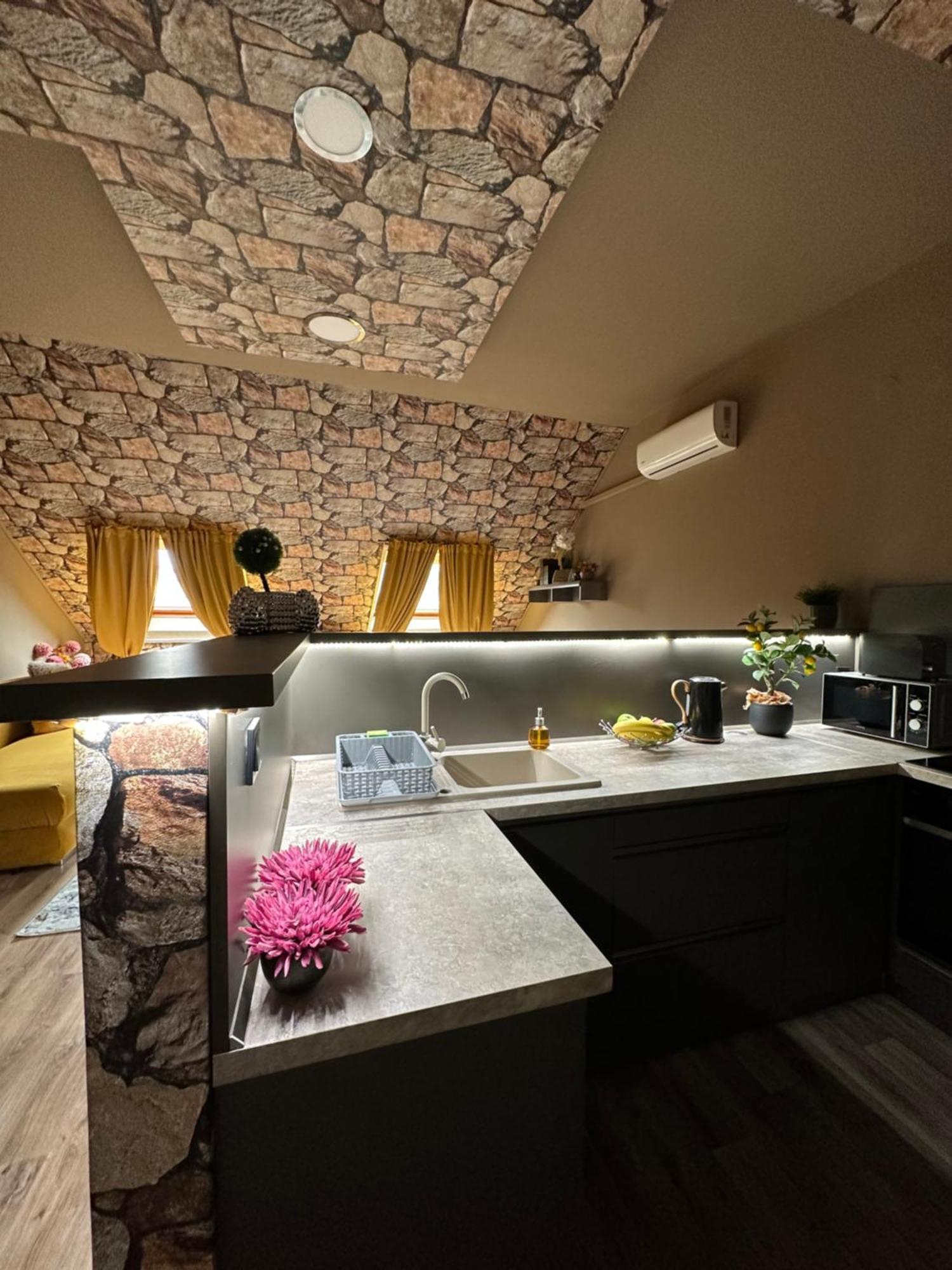 Gold Downtown Apartman Apartment Debrecen Bagian luar foto