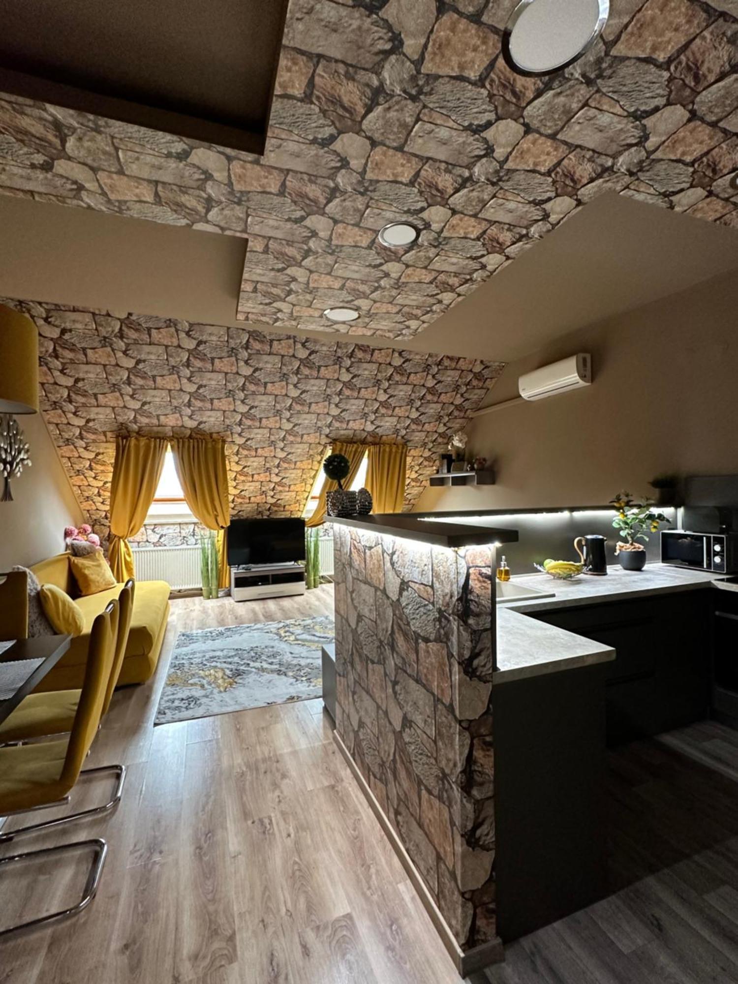 Gold Downtown Apartman Apartment Debrecen Bagian luar foto