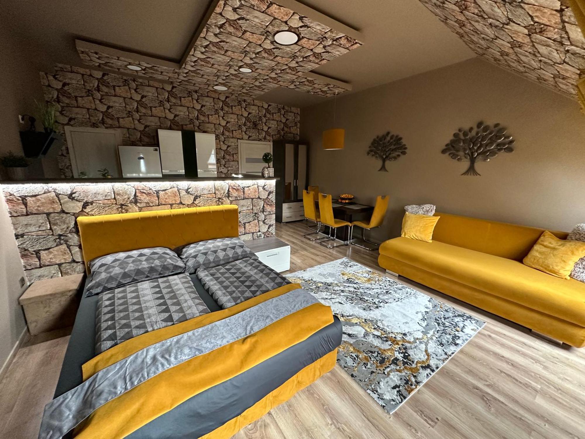 Gold Downtown Apartman Apartment Debrecen Bagian luar foto