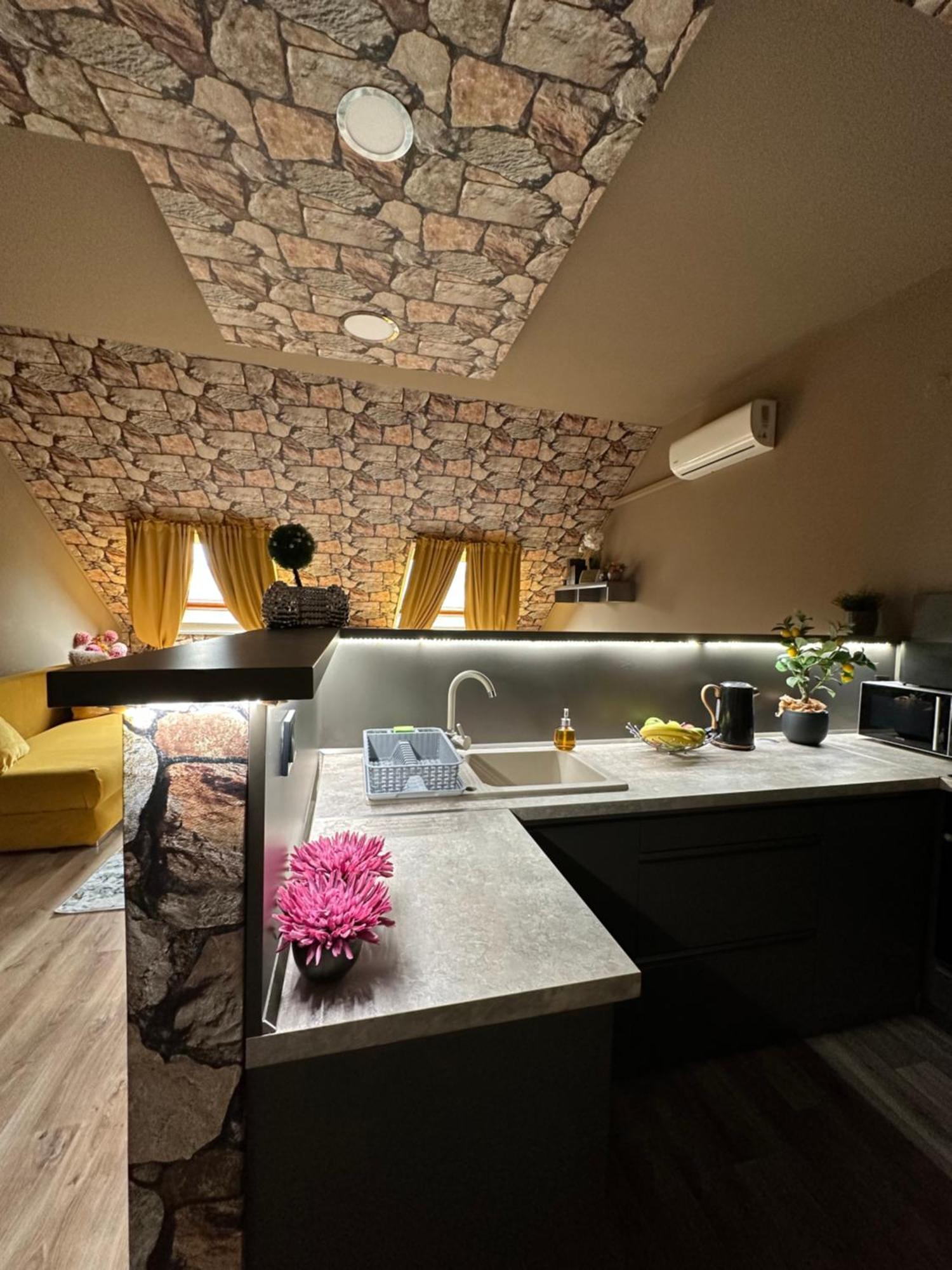 Gold Downtown Apartman Apartment Debrecen Bagian luar foto