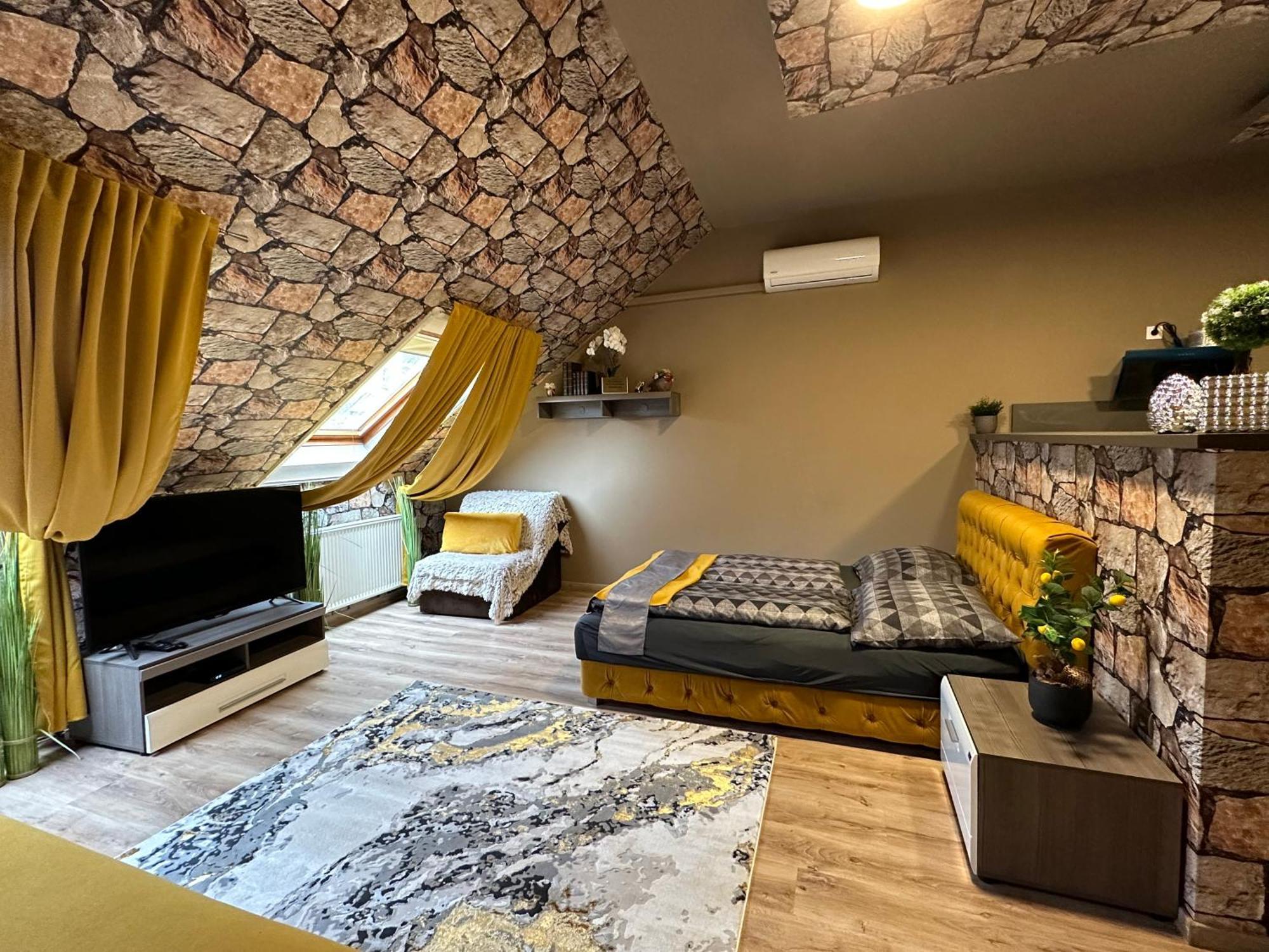 Gold Downtown Apartman Apartment Debrecen Bagian luar foto